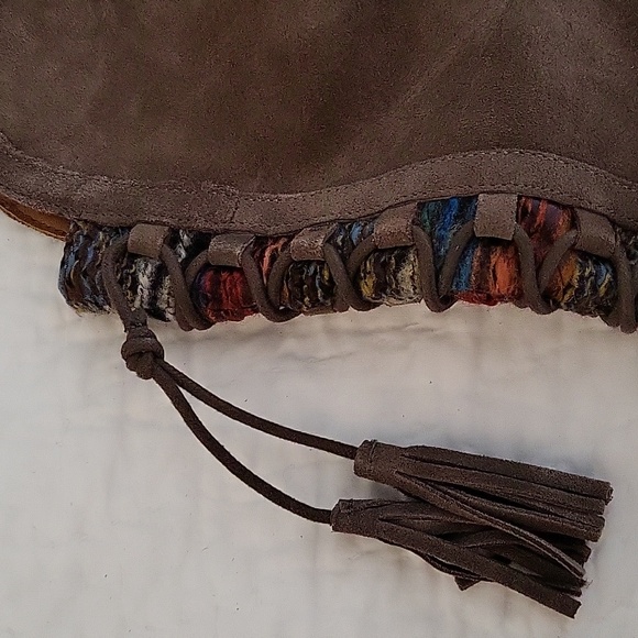 Boots - Picture 3 of 9